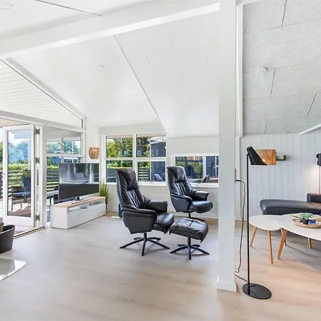 Eisa - 75m From The Sea By Interhome Sjolund