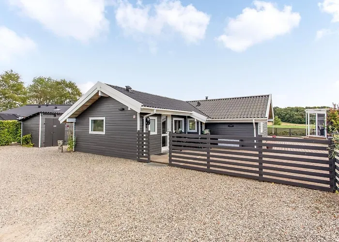 Eisa - 75m From The Sea By Interhome